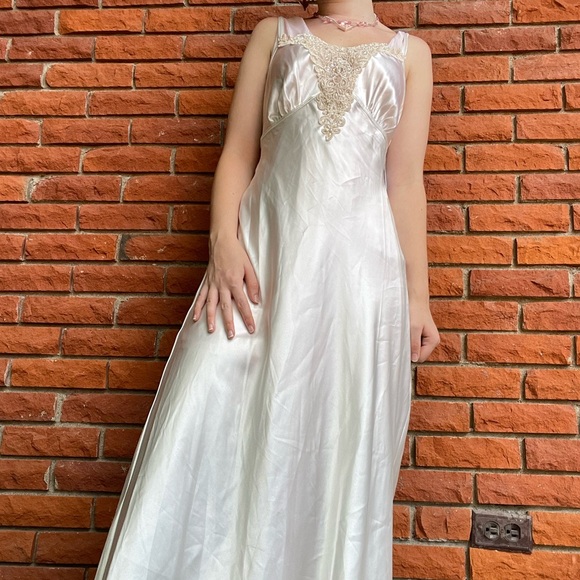 SOLD Vintage satin lace slip dress - Picture 10 of 15